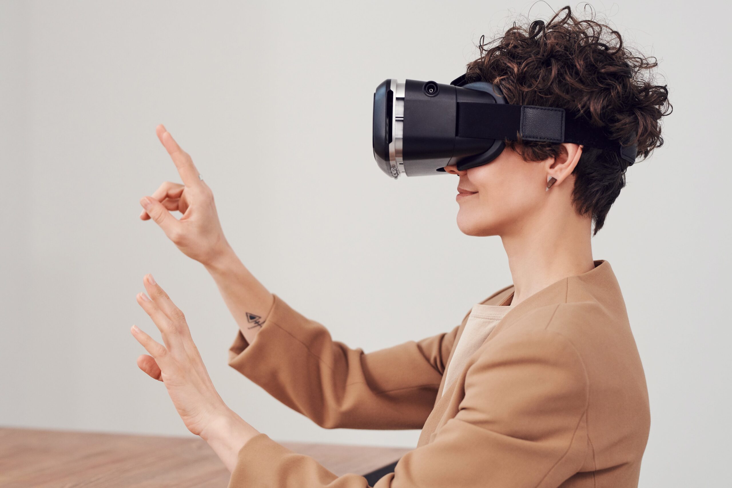 women with virtual wearable technology experiencing augmented and virtual reality luxury travel