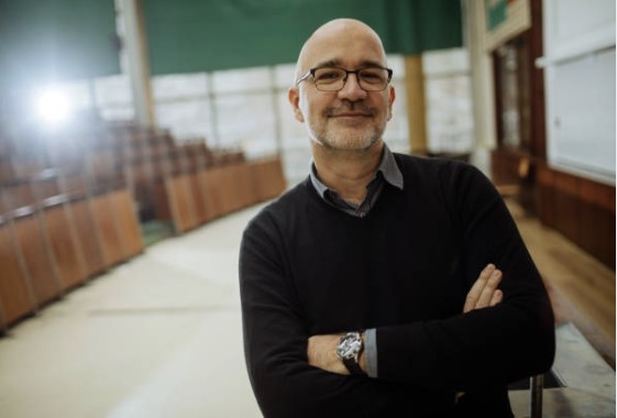 professor learning .custom well-being for burnouts in educational institutions