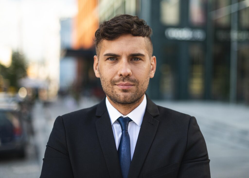 Speaker to inform about webinar to improve workplace