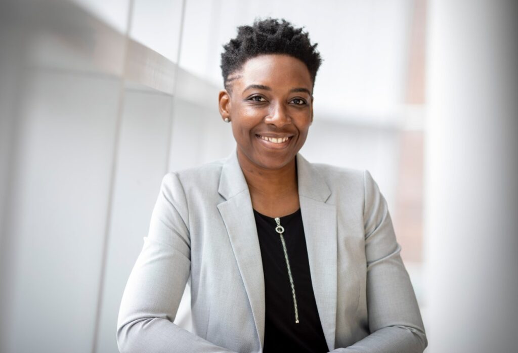 Speaker to inform about webinar to improve workplace